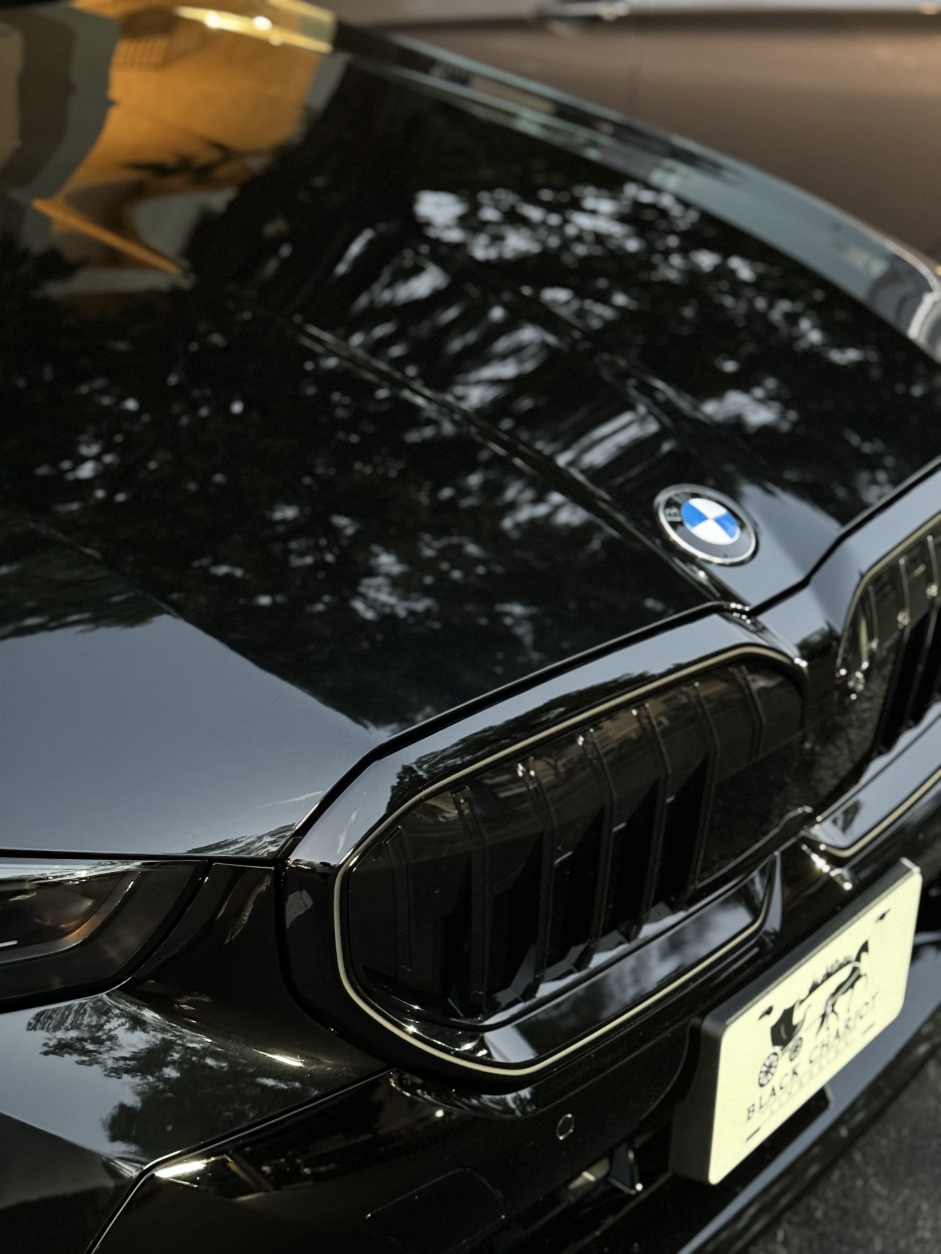 Luxury Sedan — BMW 5 Series — Black Chariot Limousine Orlando