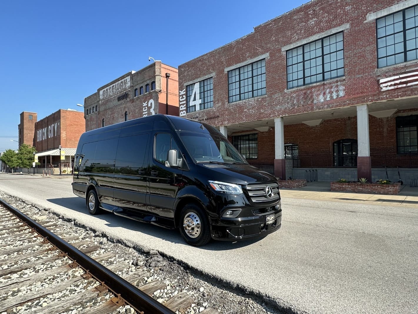 Mercedes Limo Sprinter — Black Chariot Limousine Orlando