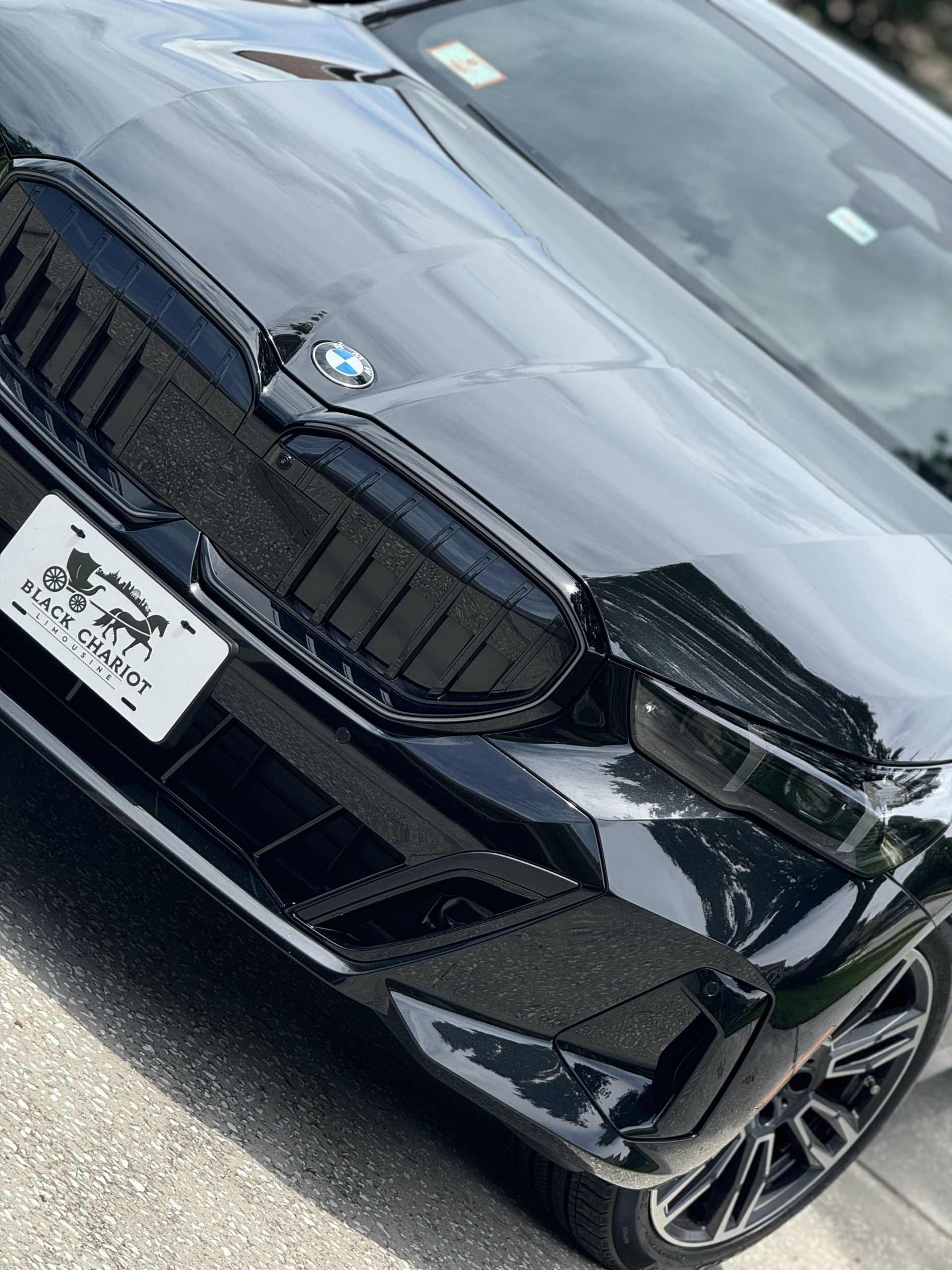 Luxury Sedan — BMW 5 Series — Black Chariot Limousine Orlando