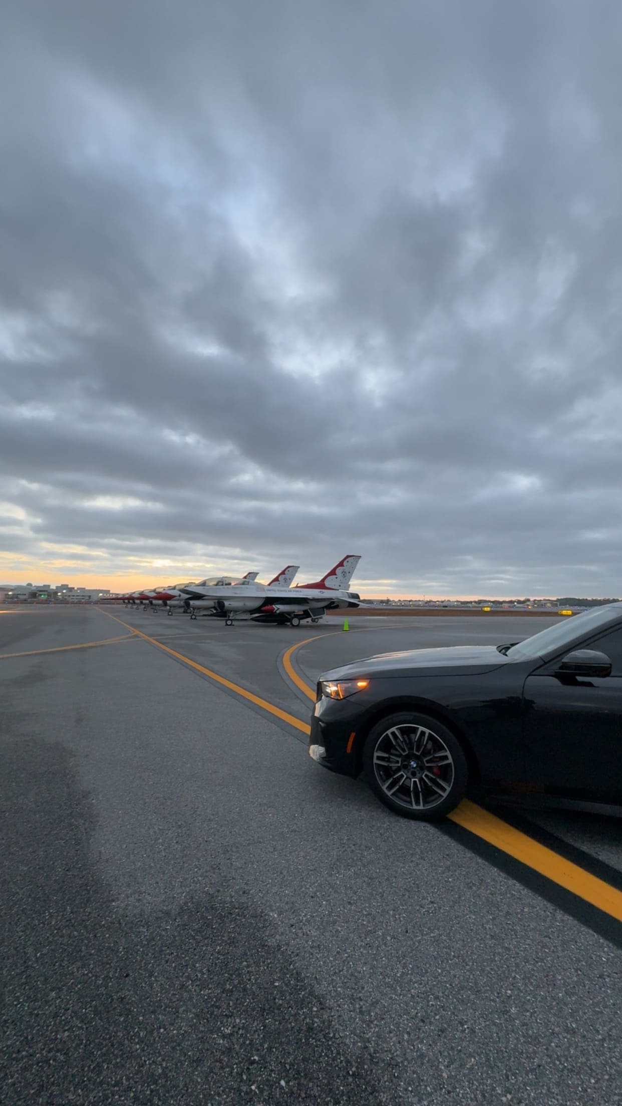 Luxury Sedan — BMW 5 Series — Black Chariot Limousine Orlando