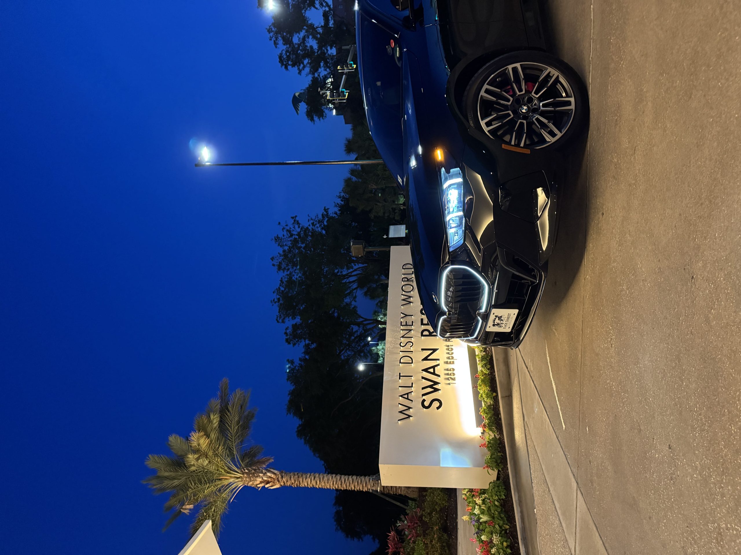 Luxury Sedan — BMW 5 Series — Black Chariot Limousine Orlando